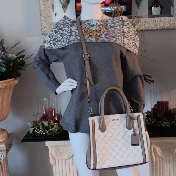 Nine West Med Size Handbag - Picture 10 of 11